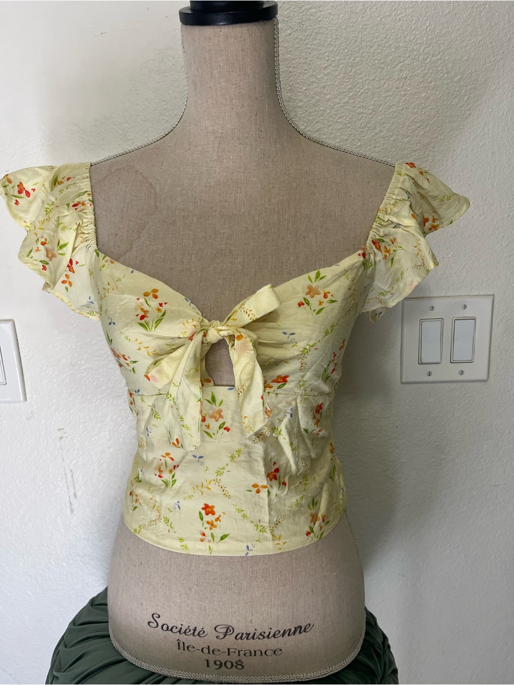 Lush Pale Yellow Floral Tie-Front Crop Top